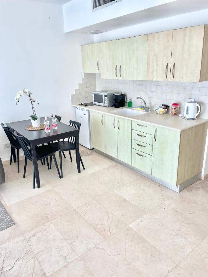 Oceanus Apartment Hotel Herzelia Εξωτερικό φωτογραφία